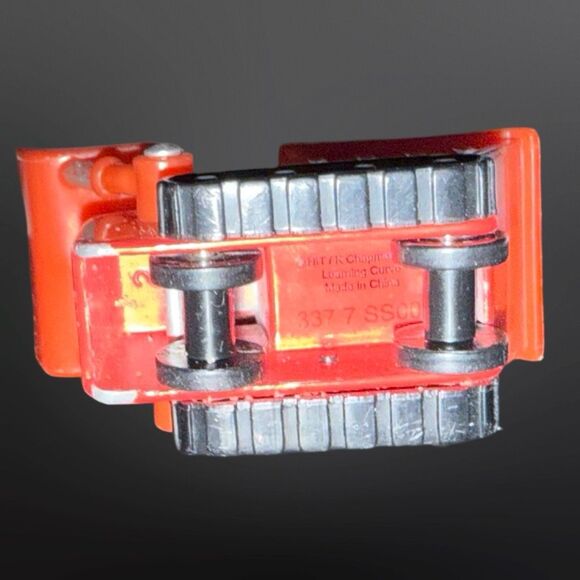 2004 Bob the Builder Bob The Builder Muck Muddy Toy Diecast Dump Truck - Picture 3 of 8